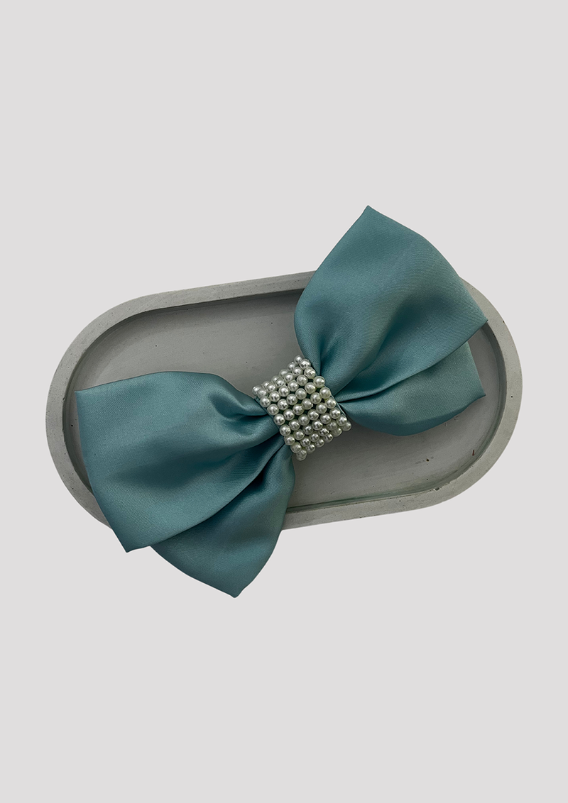 Pearl Bow Clip